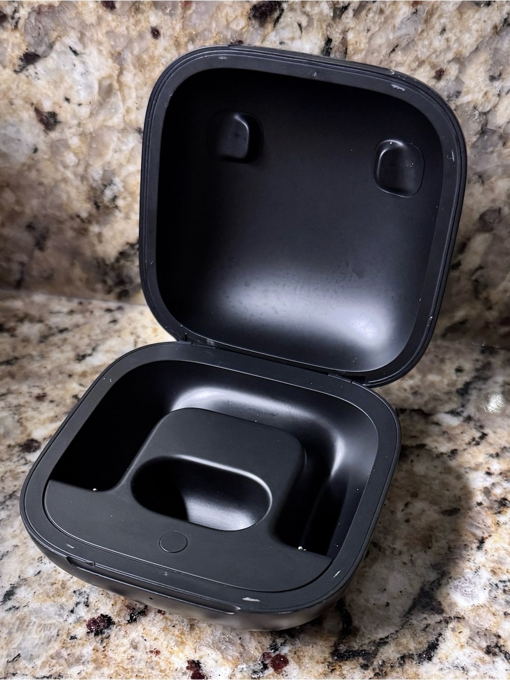 Beats by Dre Powerbeats Pro (A2078) Replacement Charging Case ONLY - Picture 3 of 9